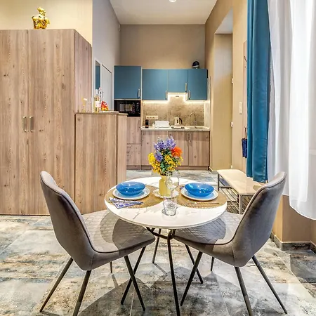 Magic Blue In Downtown Apartment Budapest
