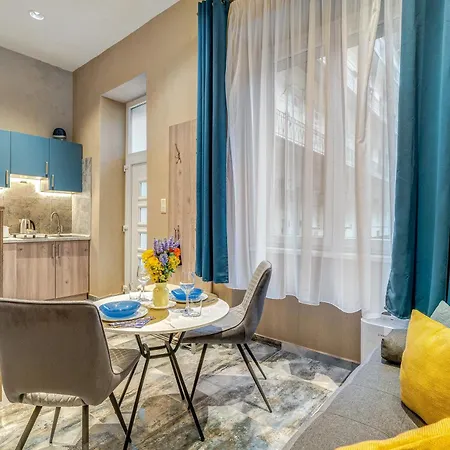 Magic Blue In Downtown *