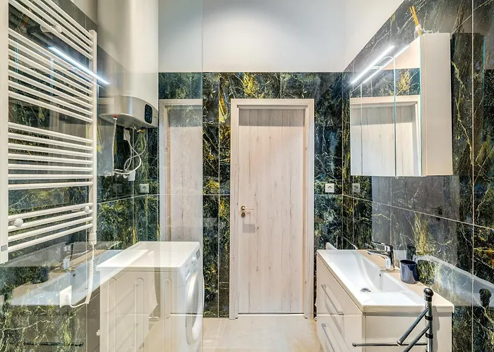 Magic Blue In Downtown *