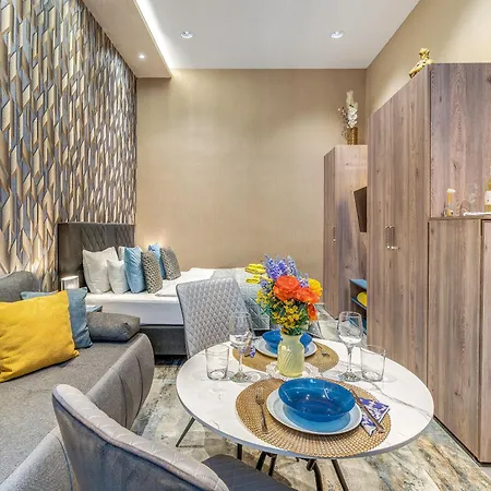 Magic Blue In Downtown * بودابست