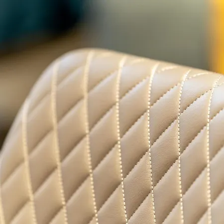 Magic Blue In Downtown بودابست